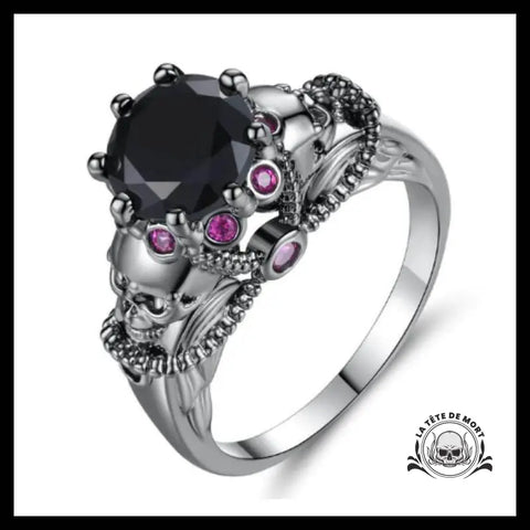 Bague Tête de Mort Pierre Précieuse Noire