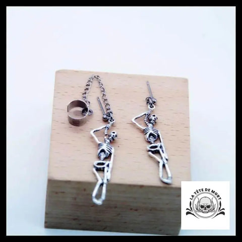 Boucles D’oreilles Tête de Mort Pendu!